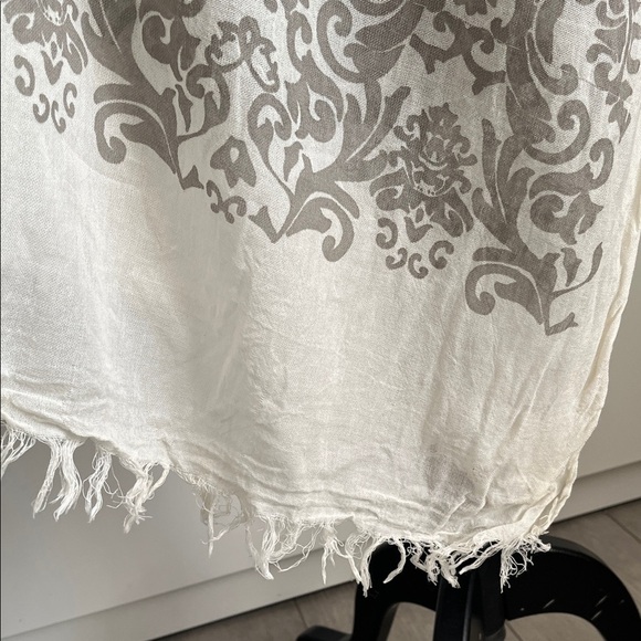 GIORGIO PASSIGATTI Italian Large Cream Taupe Pattern Scarf 27x82 - Picture 4 of 9